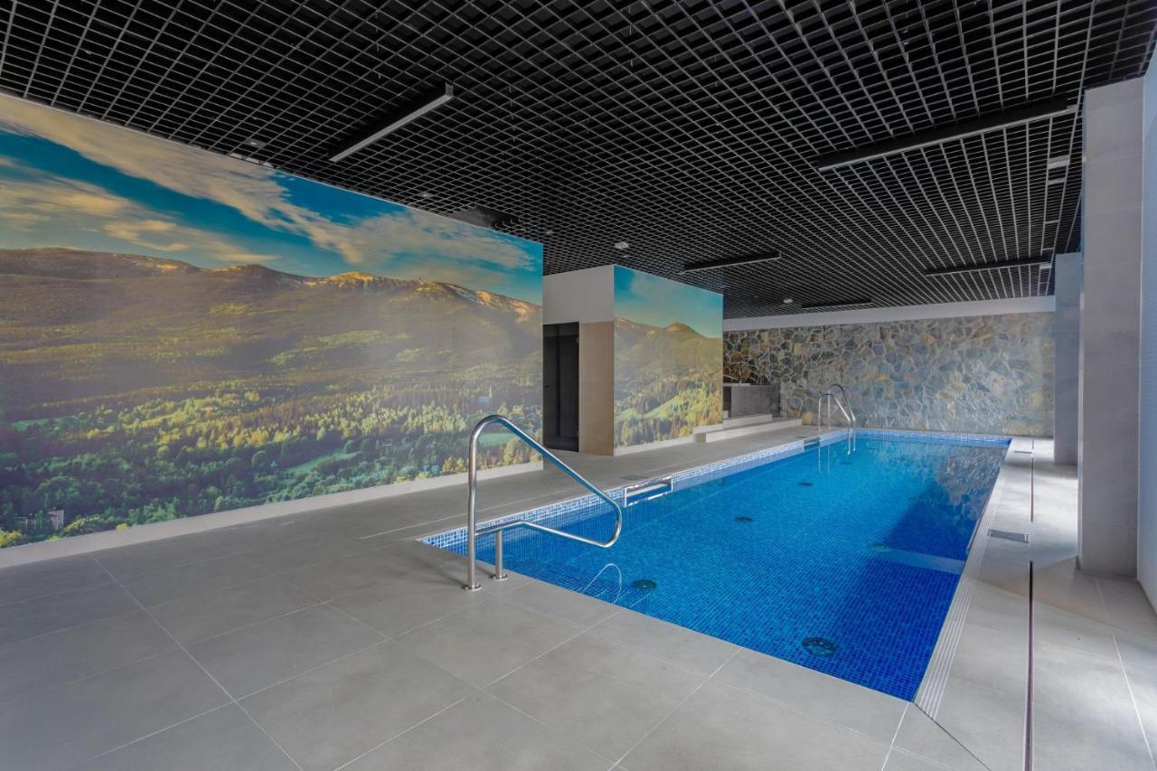 Park B18-z Dostepem Do Basenu, Sauny, Jacuzzi, Silowni